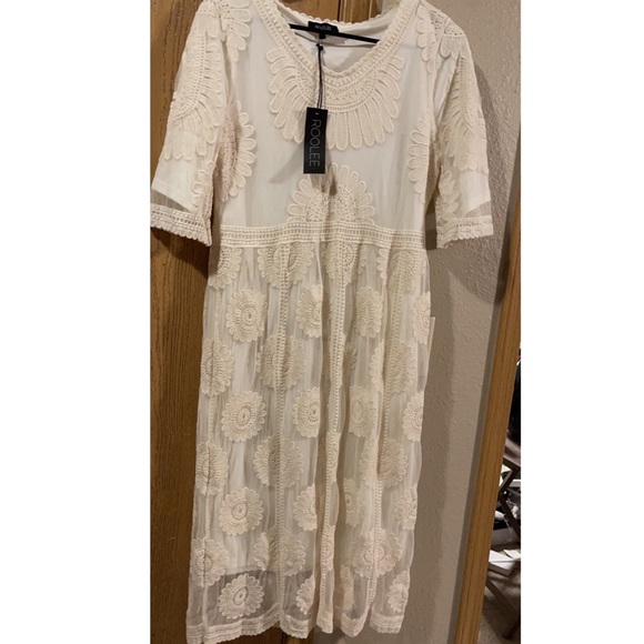 MIDI lace dress with accesories - Picture 5 of 11